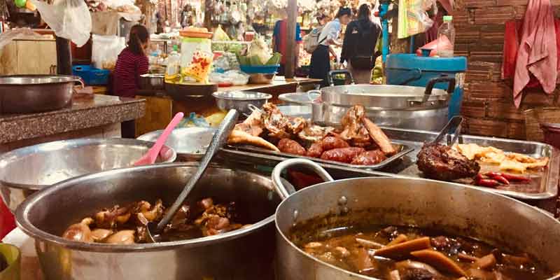 Essen in Kambodscha - direkt aus dem Topf