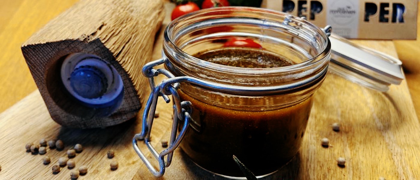 Balsamico Vinaigrette im Glas
