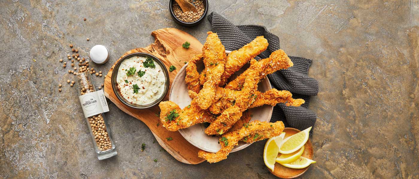 Schnitzel Sticks mit Remoulade und weißer Kampot Pfeffer