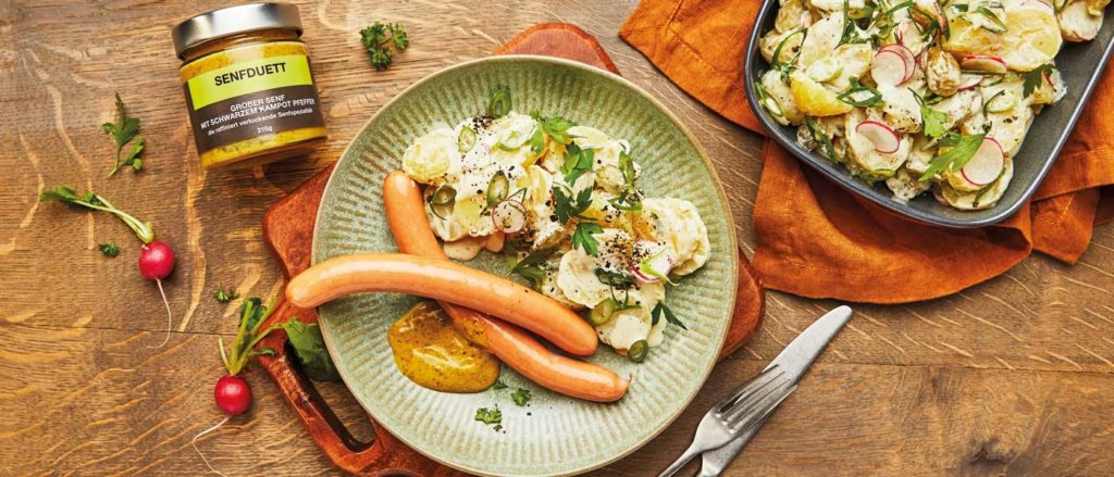 Kartoffelsalat, Bockwurst und leckerer Senf