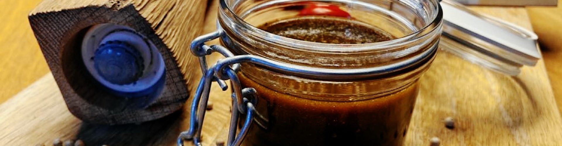 Balsamico Vinaigrette im Glas